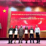 Đảng viên chi bộ Trung tâm Bảo trợ xã hội nhận giải Cuộc thi viết “ Gương sáng quanh ta”
